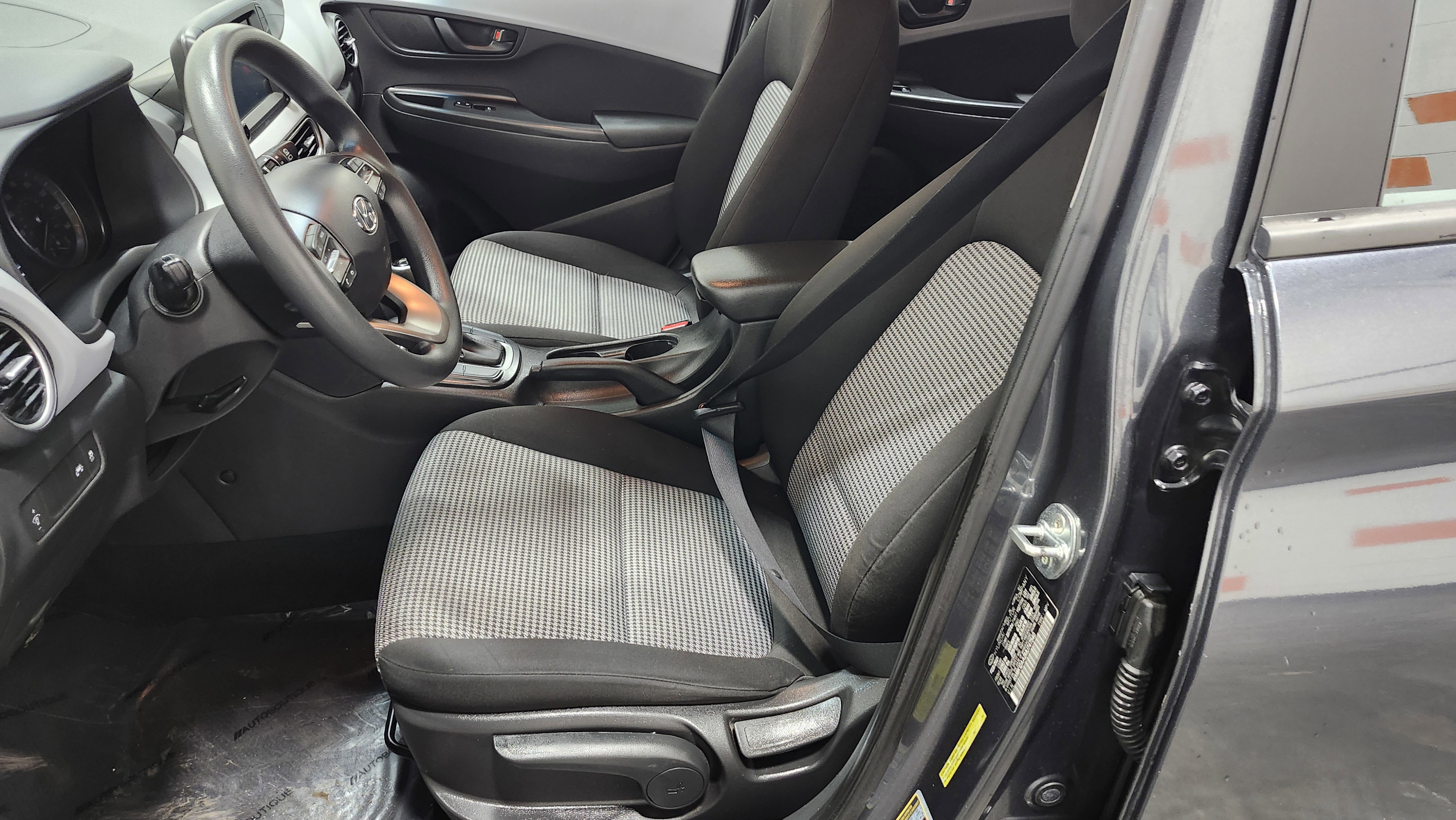 Used 2021 Hyundai Kona SE image 20