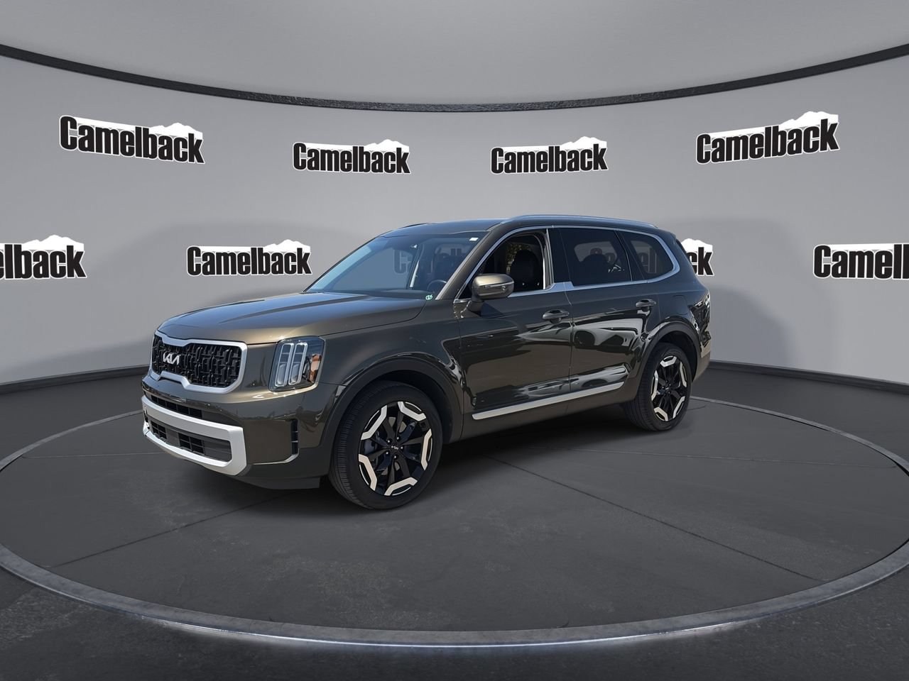 Certified 2025 Kia Telluride EX w/ EX Captain's Chair Package FWD image 3