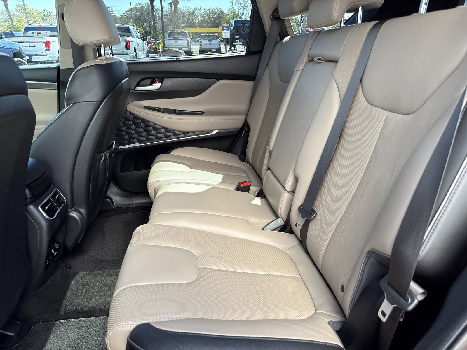 Used 2021 Hyundai Santa Fe Limited image 16