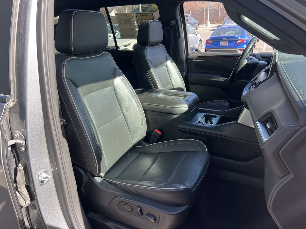 Used 2021 Chevrolet Tahoe Premier w/ Premium Package image 25