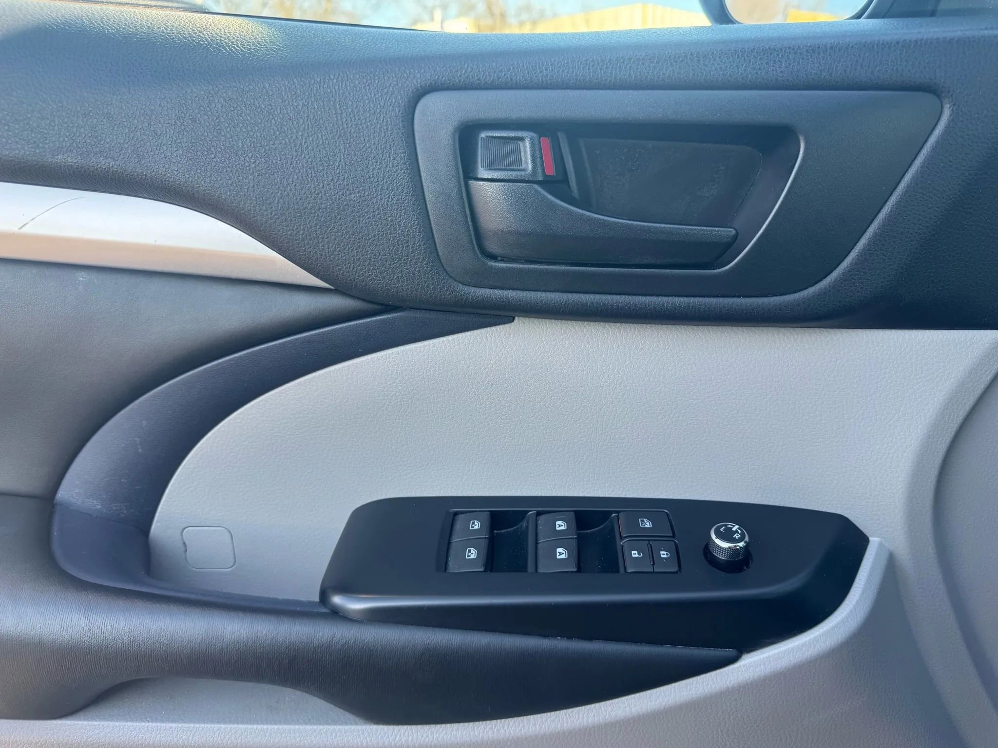 Used 2019 Toyota Highlander Plus image 27