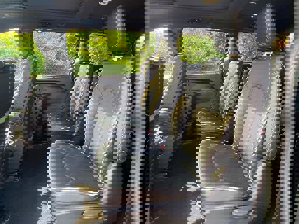 Used 2023 Chrysler Pacifica Limited w/ Uconnect Theater Family Group image 22