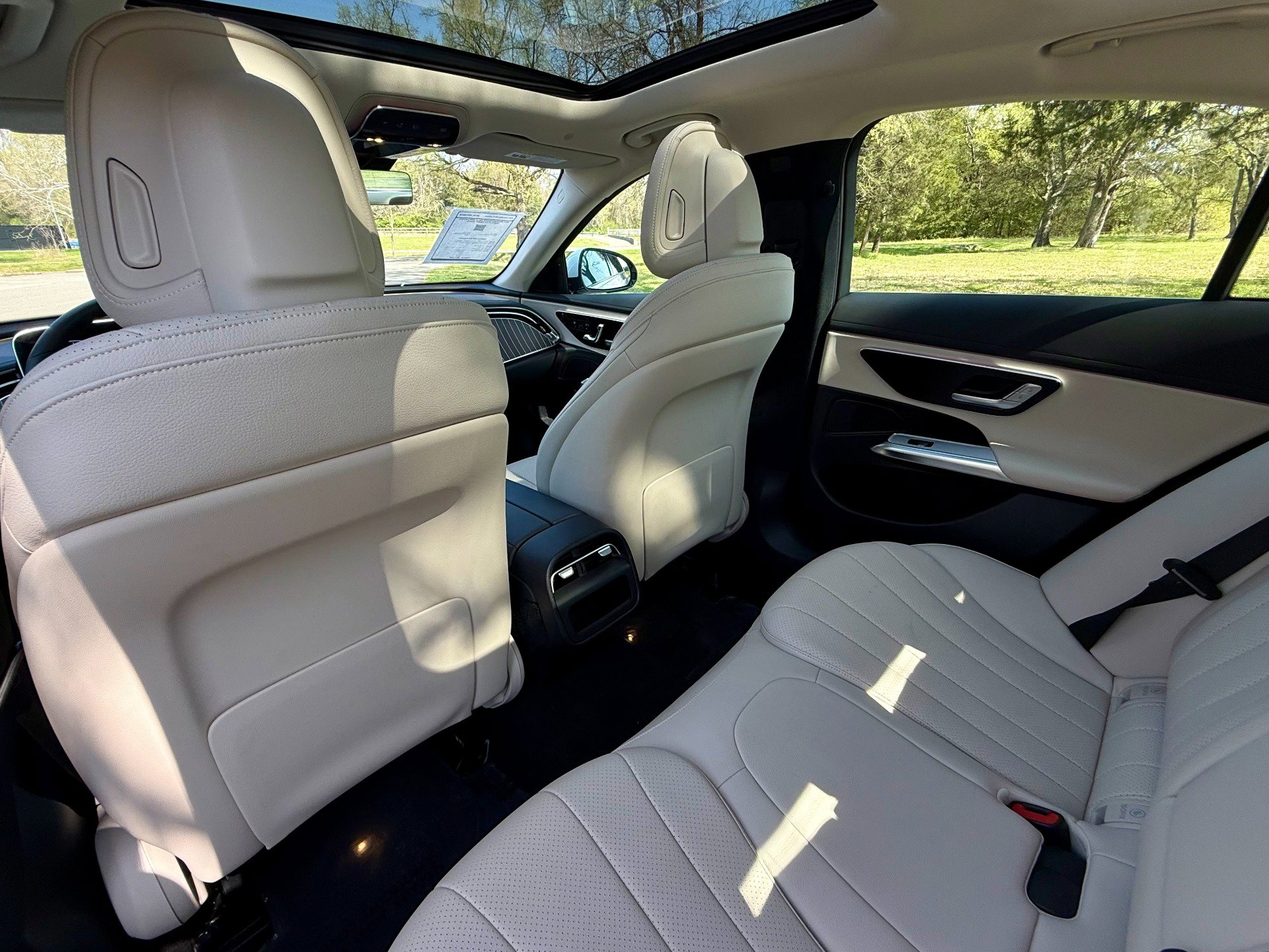 Used 2025 Mercedes-Benz E 350 Sedan image 9