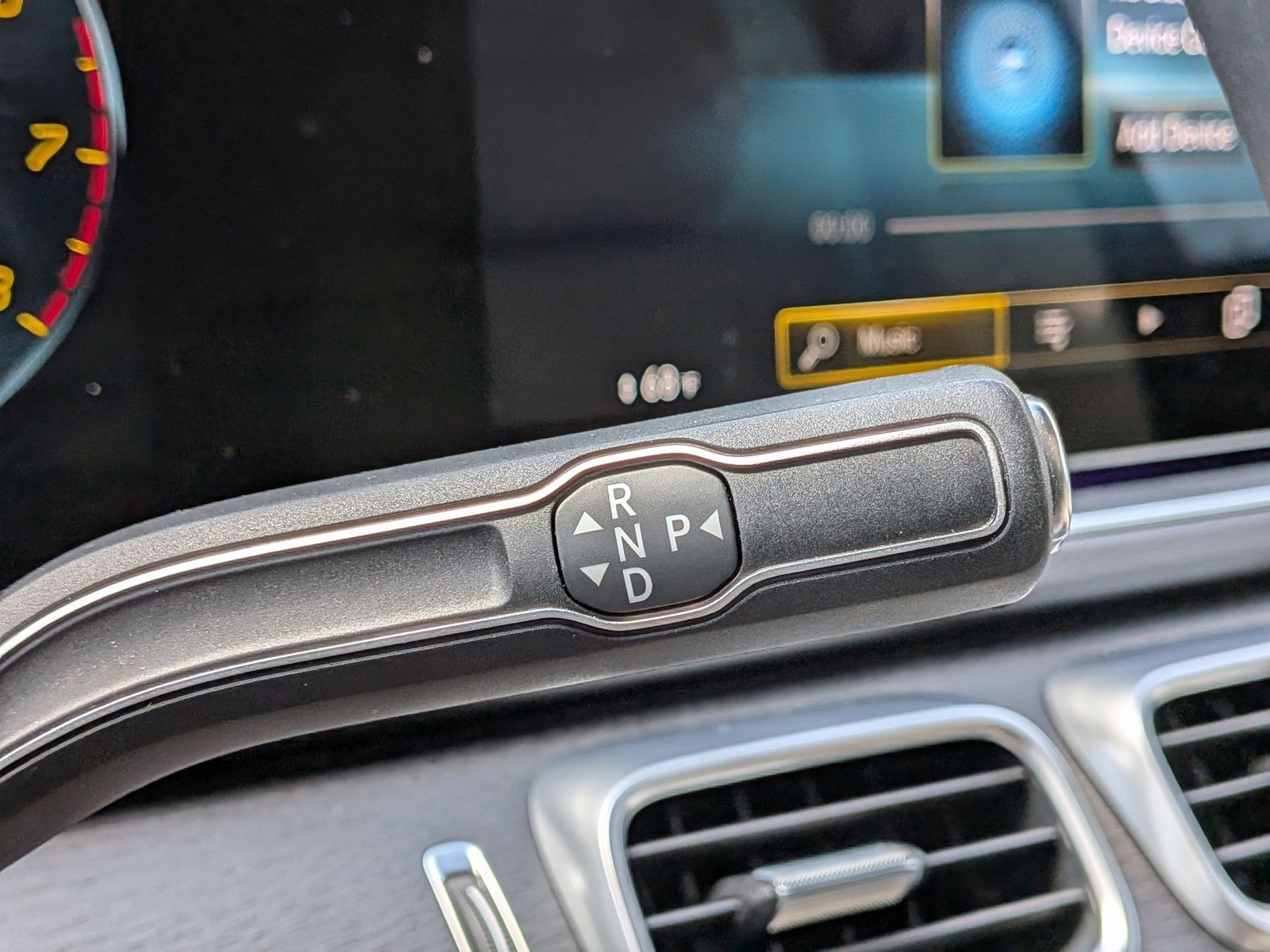 Used 2023 Mercedes-Benz GLS 450 4MATIC image 12