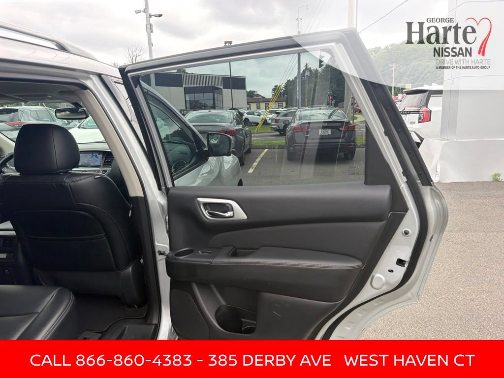 Used 2020 Nissan Pathfinder SL AWD/4WD image 27