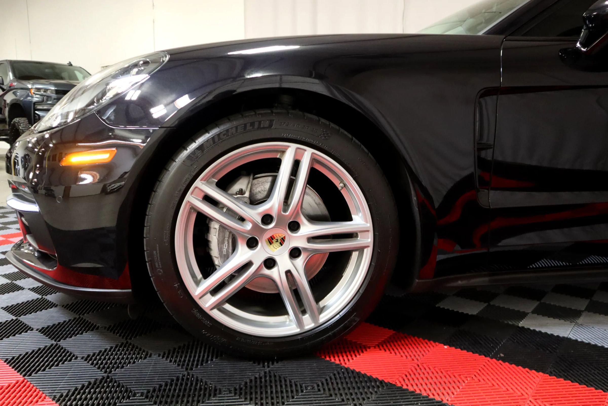 Used 2019 Porsche Panamera w/ Premium Package Plus RWD image 12