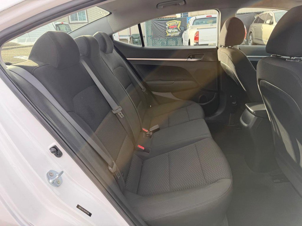 Used 2019 Hyundai Elantra SE w/ Cargo Package image 32