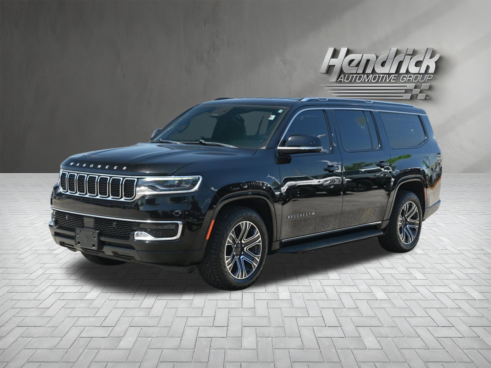 Used 2023 Jeep Wagoneer L Series II RWD image 5