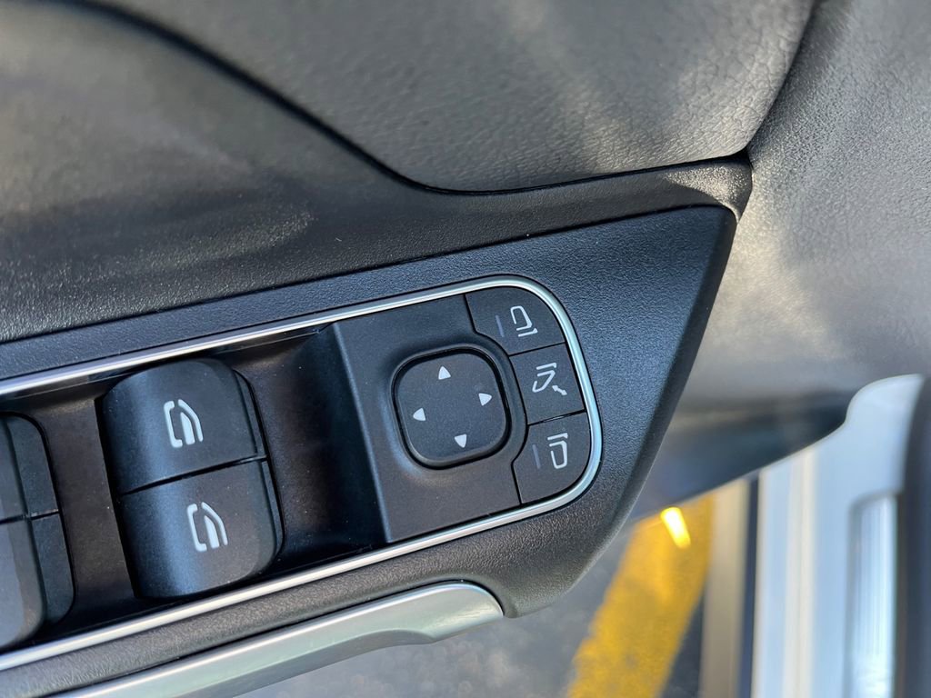 Certified 2026 Mercedes-Benz GLB 250 4MATIC image 22