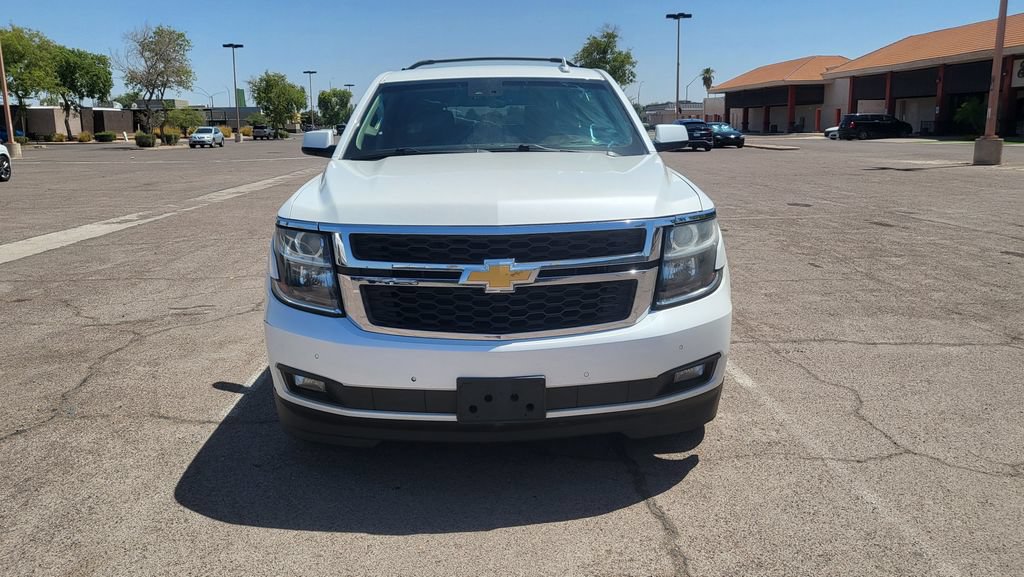 Used 2017 Chevrolet Suburban LT RWD image 3