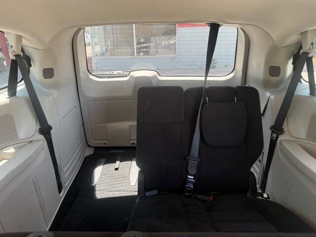 Used 2014 Dodge Grand Caravan American Value Package FWD image 9