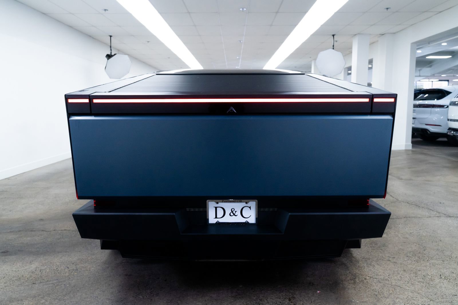 Used 2024 Tesla Cybertruck AWD Crew Cab image 5