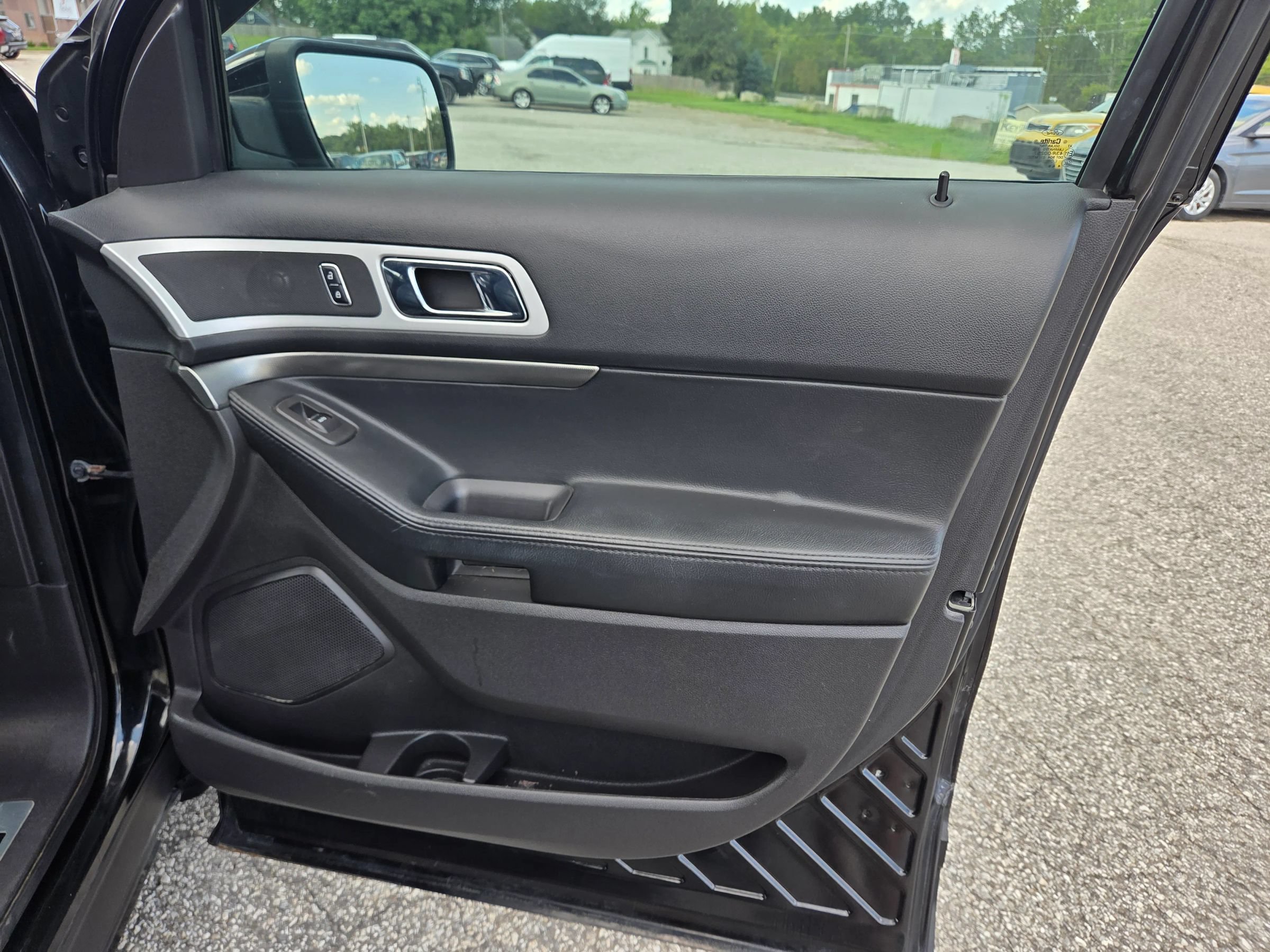 Used 2015 Ford Explorer Sport w/ Equipment Group 401A AWD/4WD image 25