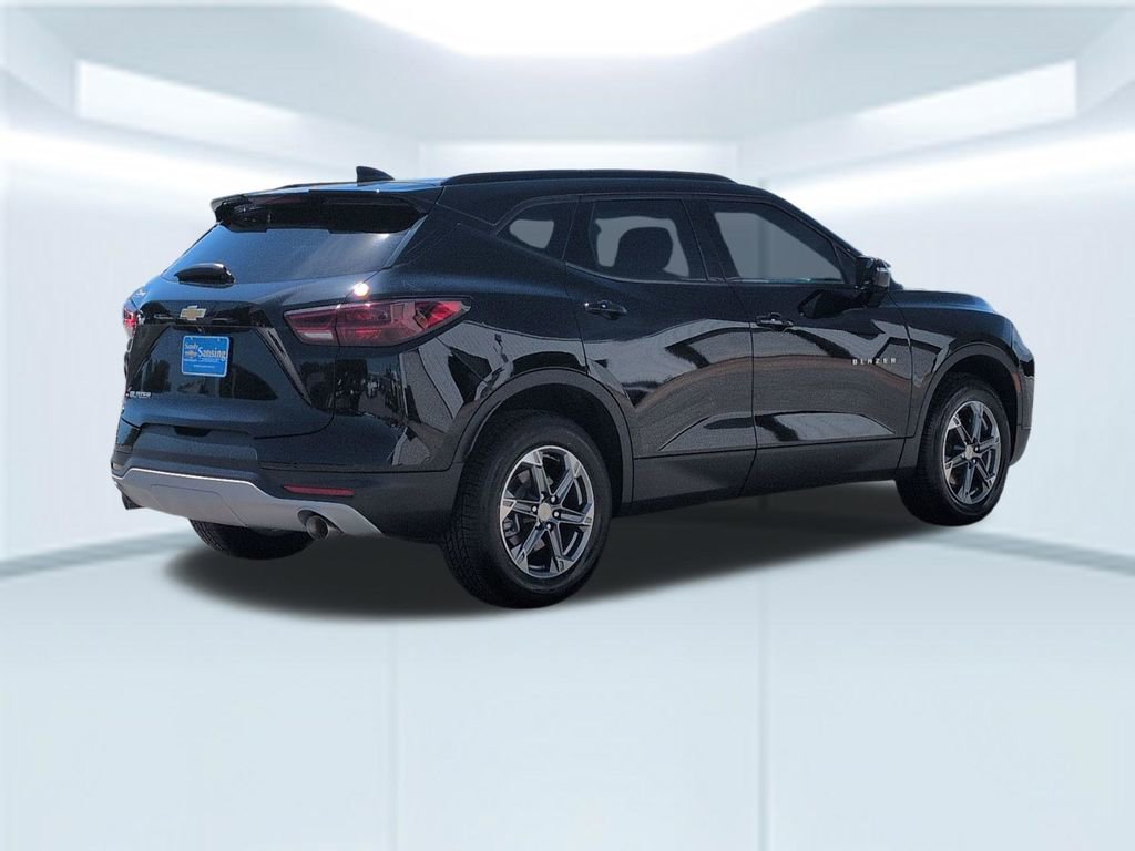 Used 2023 Chevrolet Blazer LT image 6