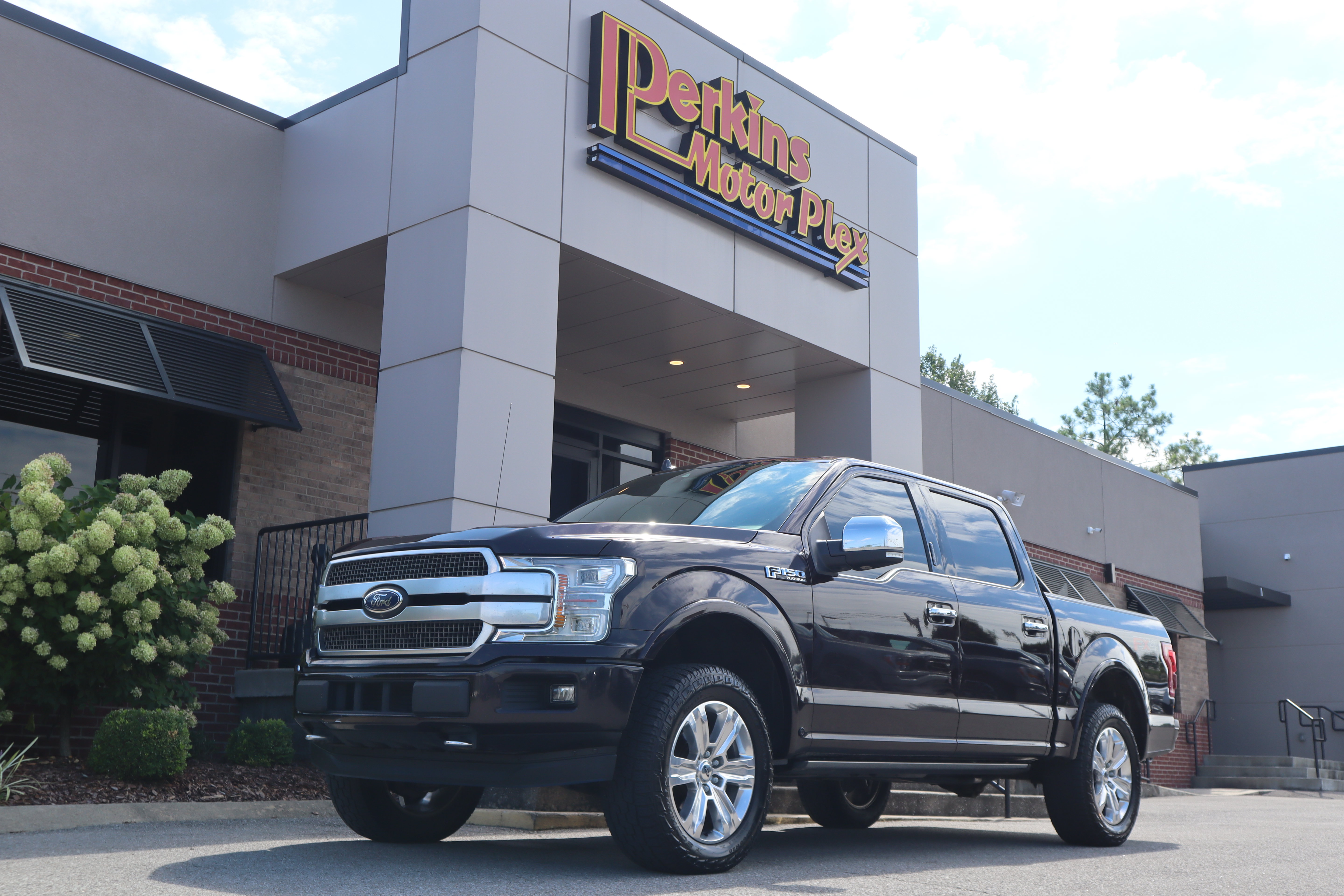 Used 2018 Ford F150 Platinum w/ Equipment Group 701A Luxury AWD/4WD image 34