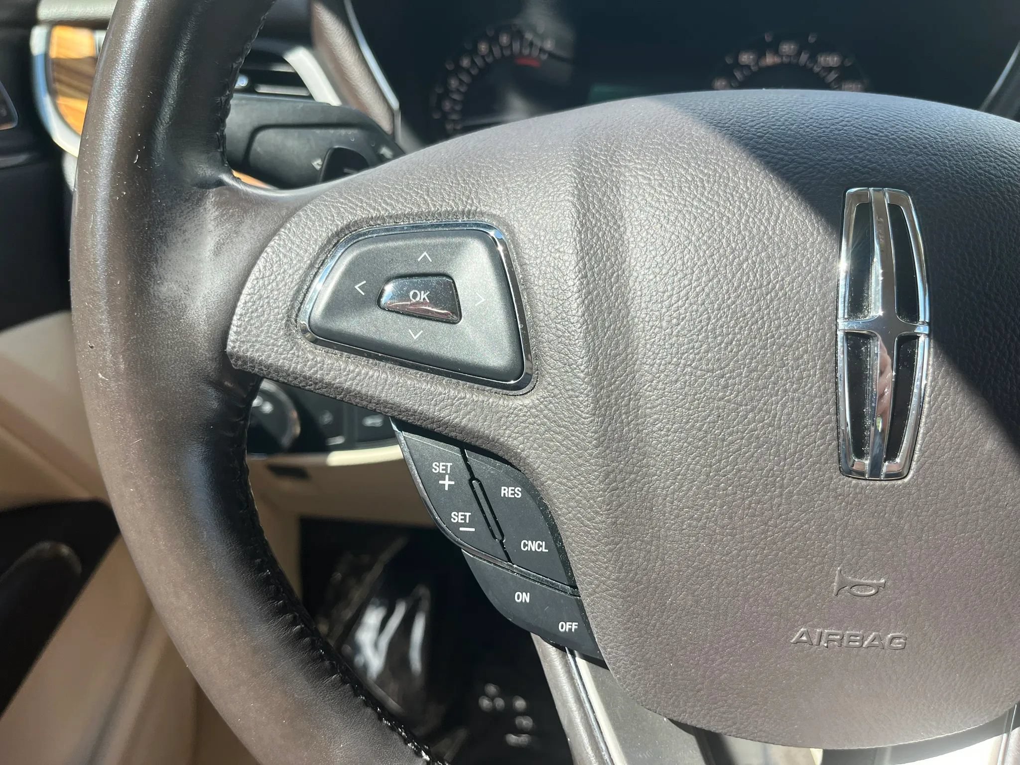 Used 2015 Lincoln MKC FWD w/ Equipment Group 101A Select image 16