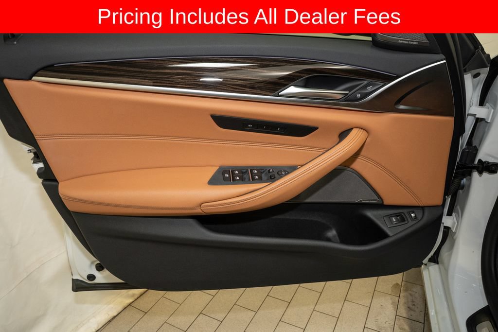 Used 2021 BMW 530e xDrive w/ Premium Package AWD/4WD image 13