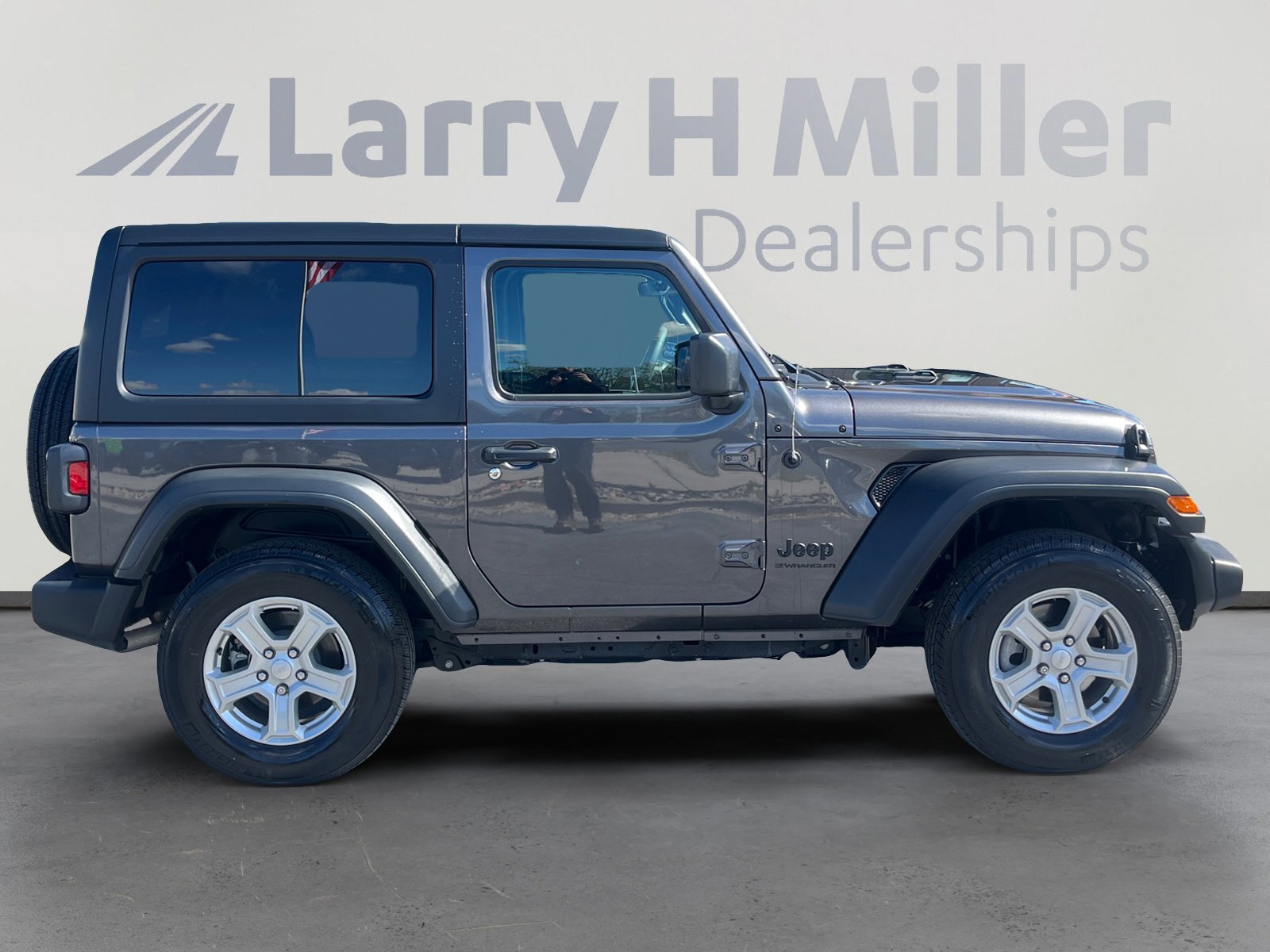 Used 2023 Jeep Wrangler Sport S image 6
