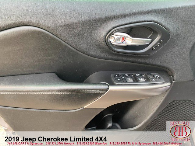 Used 2019 Jeep Cherokee Limited image 9