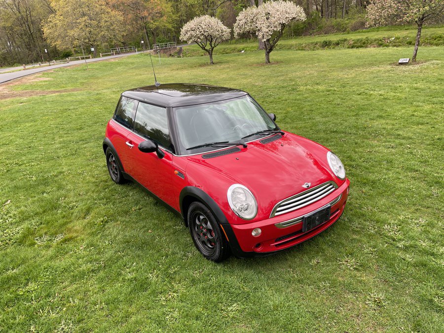 Used 2005 MINI Cooper Hardtop FWD image 1