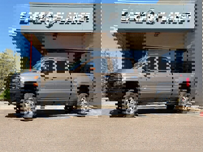 Used 2015 Chevrolet Silverado 2500 LTZ w/ Duramax Plus Package AWD/4WD image 3