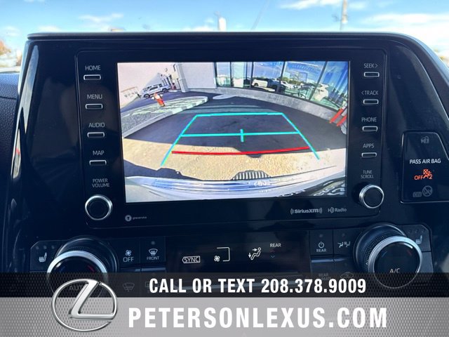 Used 2020 Toyota Highlander XLE AWD/4WD image 18