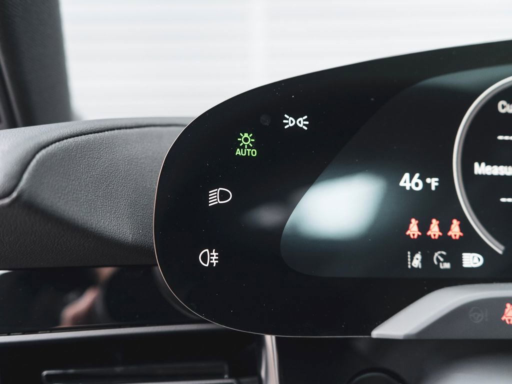 New 2026 Porsche Taycan image 17