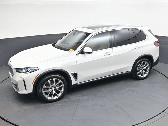 Used 2024 BMW X5 xDrive40i w/ Premium Package AWD/4WD image 31