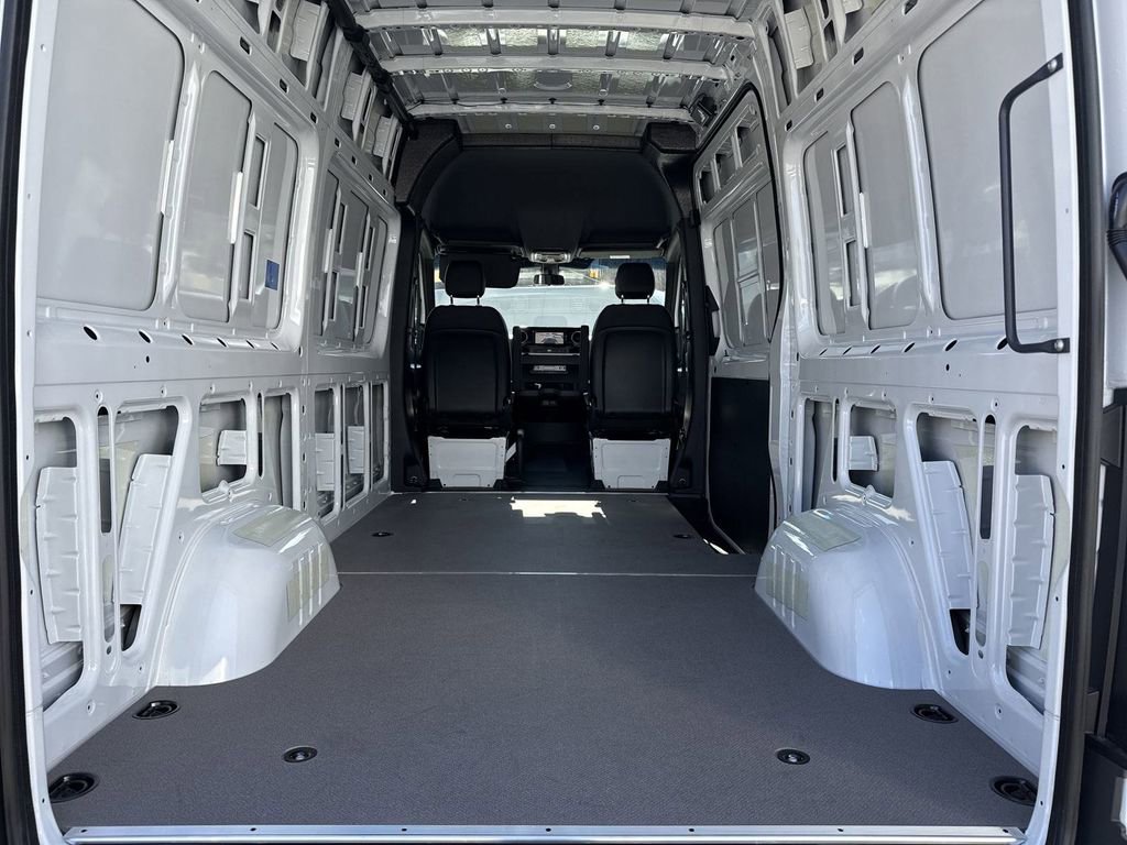 New 2025 Mercedes-Benz Sprinter 2500 image 13
