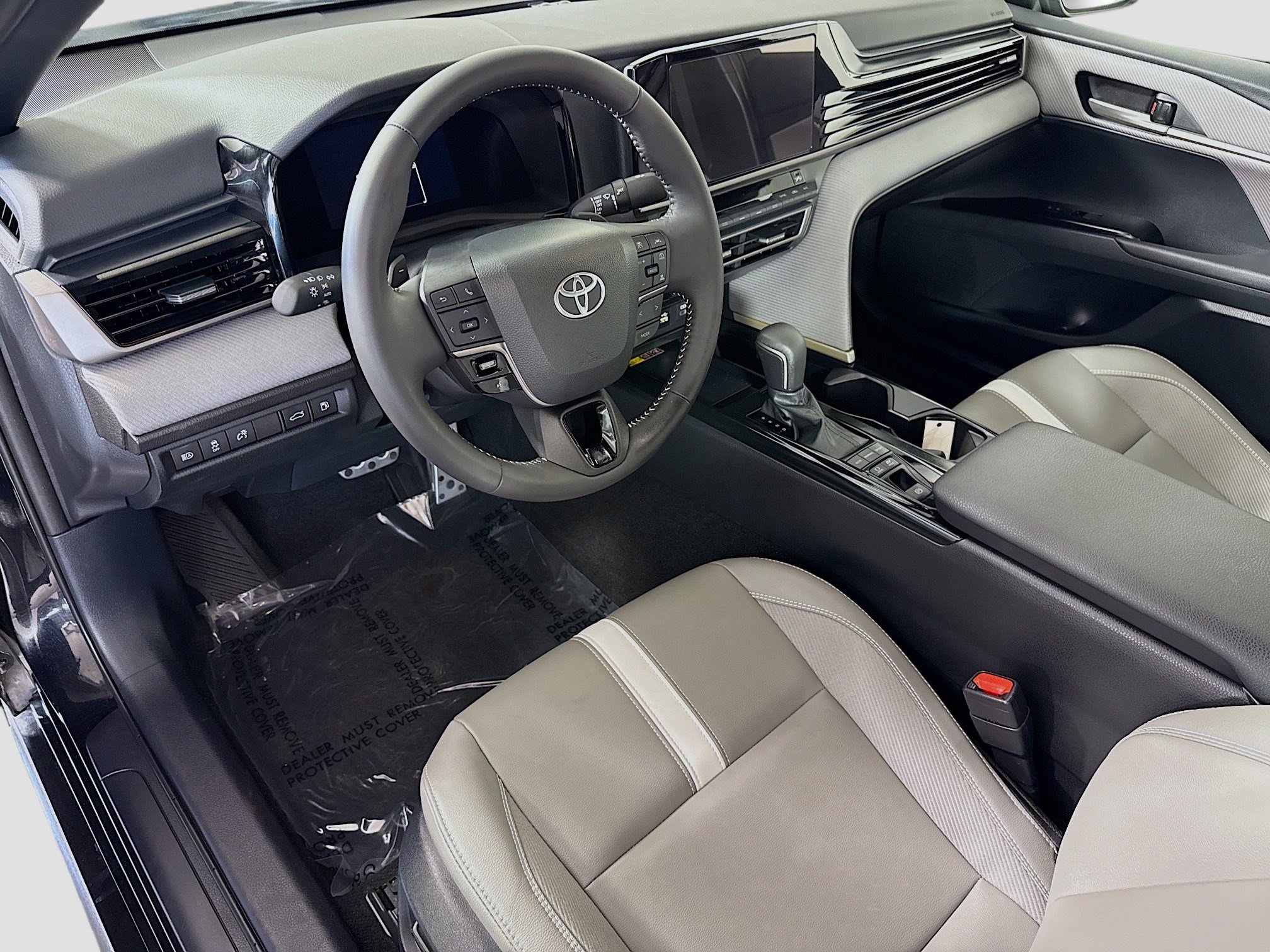 Used 2025 Toyota Camry SE w/ Convenience Package image 23