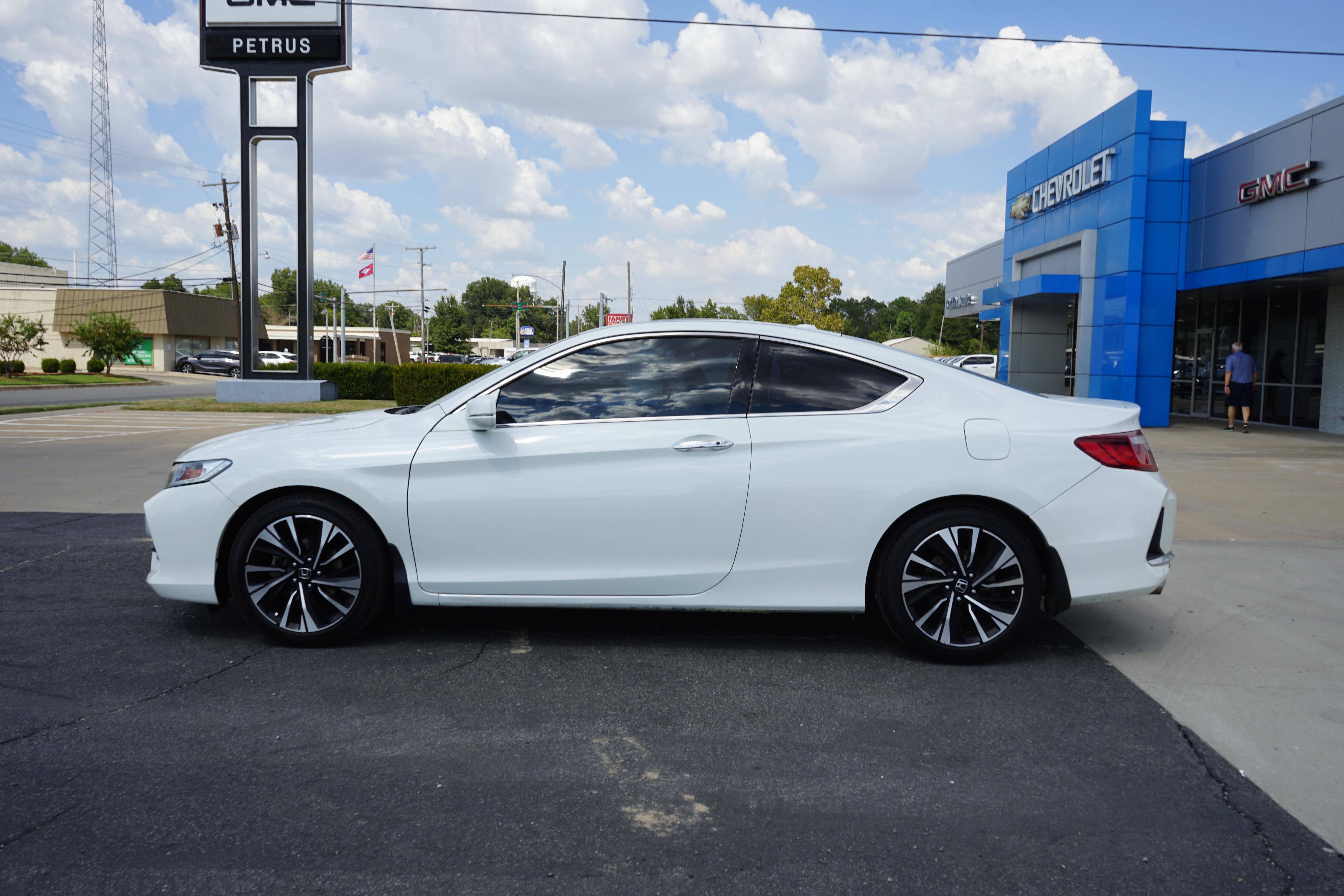 Used 2016 Honda Accord EX-L image 2