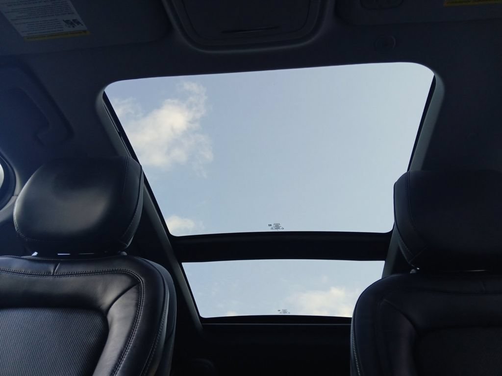 Used 2020 Lincoln Corsair Reserve FWD image 7