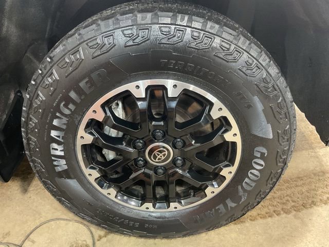 Used 2022 Toyota Tundra SR5 w/ TRD Off-Road Package image 7