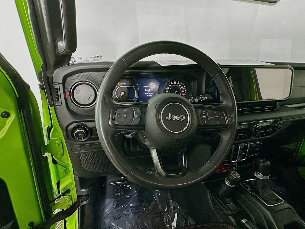 Used 2025 Jeep Wrangler Unlimited Rubicon image 15