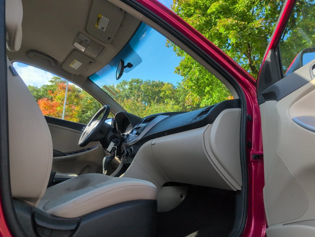Used 2016 Hyundai Accent SE FWD image 33
