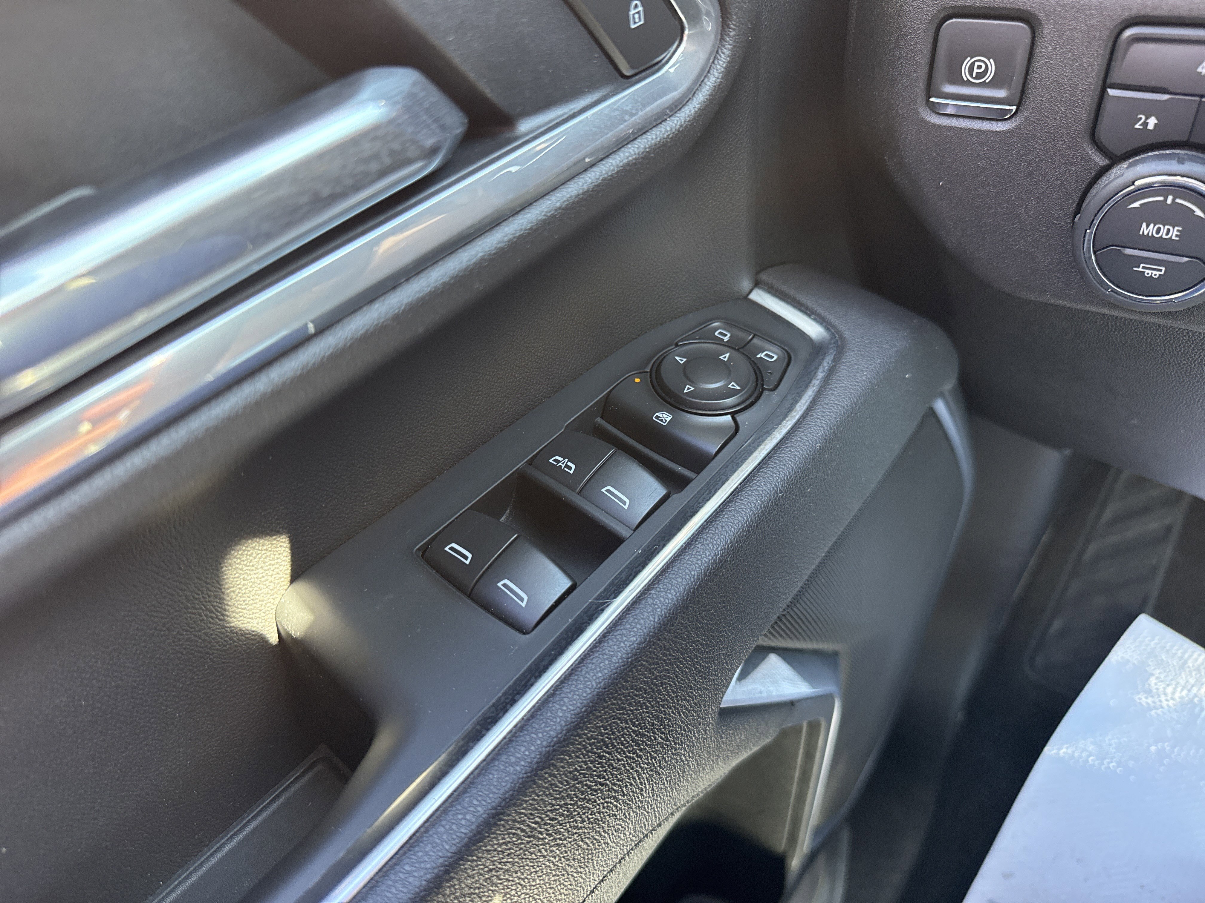 Used 2025 Chevrolet Silverado 2500 LT w/ Convenience Package AWD/4WD image 16