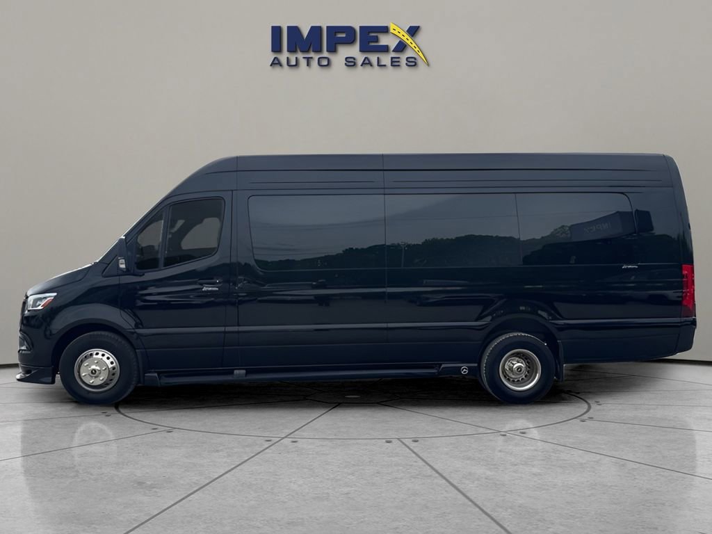 Used 2024 Mercedes-Benz Sprinter 3500 image 2