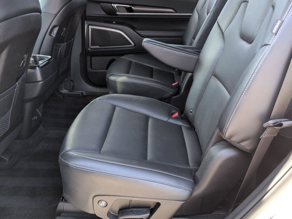 Used 2025 Kia Telluride S image 28