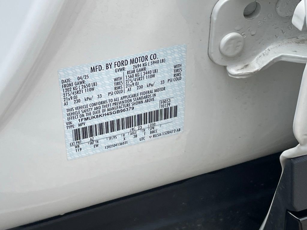 Used 2025 Ford Explorer ST-Line w/ Premium Package image 32