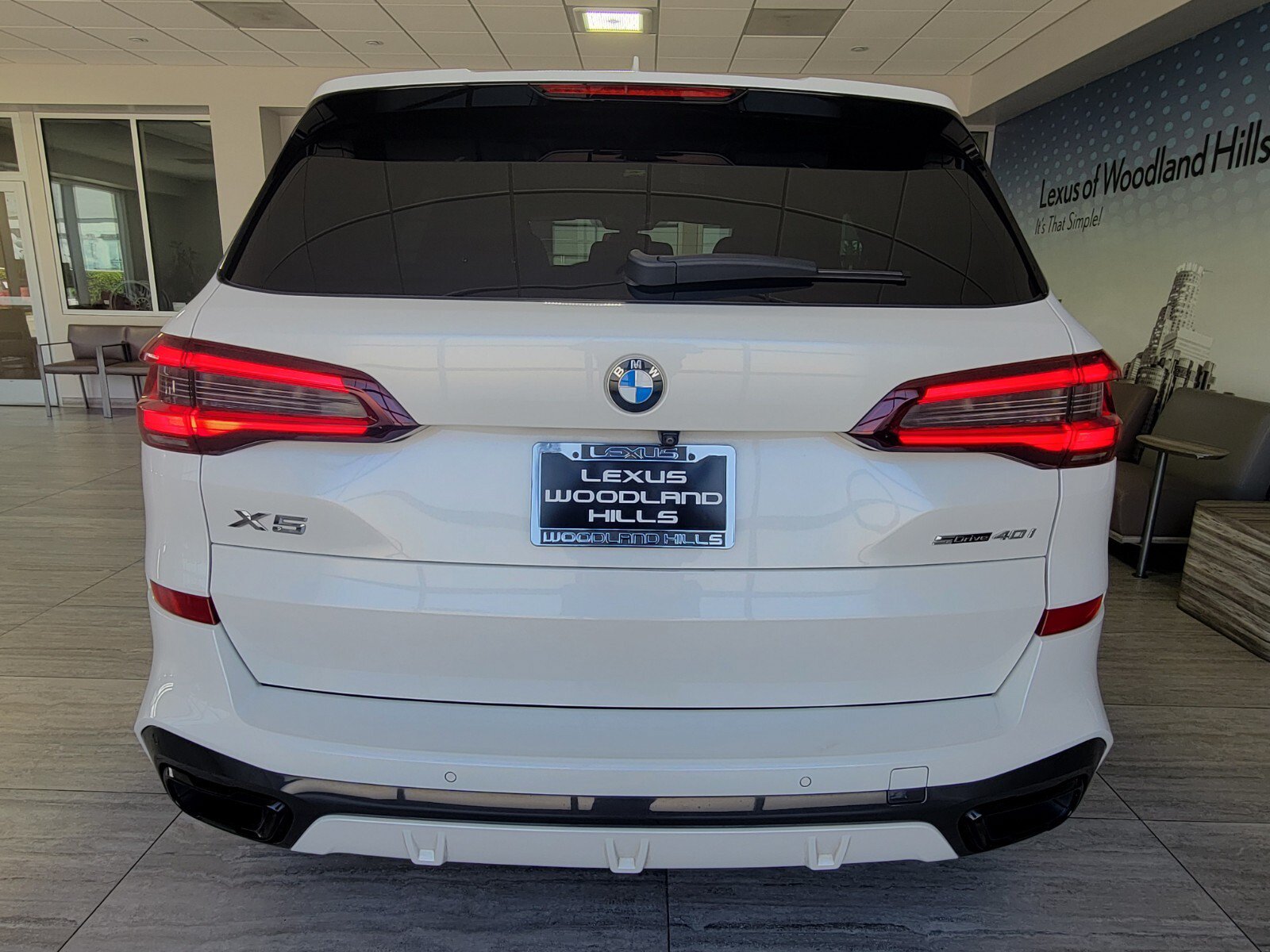 Used 2022 BMW X5 sDrive40i w/ M Sport Package RWD image 4