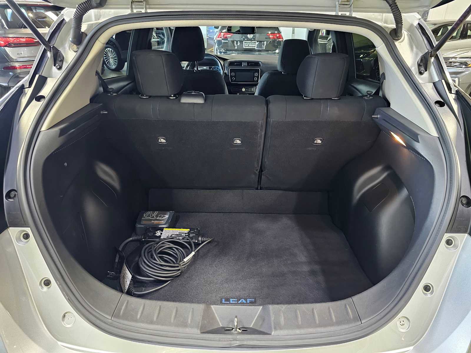 Used 2018 Nissan Leaf SV w/ SV Technology Package image 17