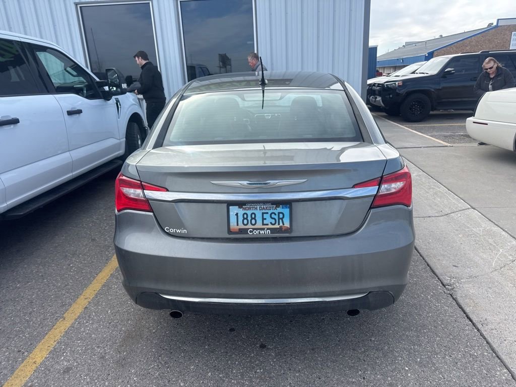 Used 2013 Chrysler 200 Limited FWD image 4