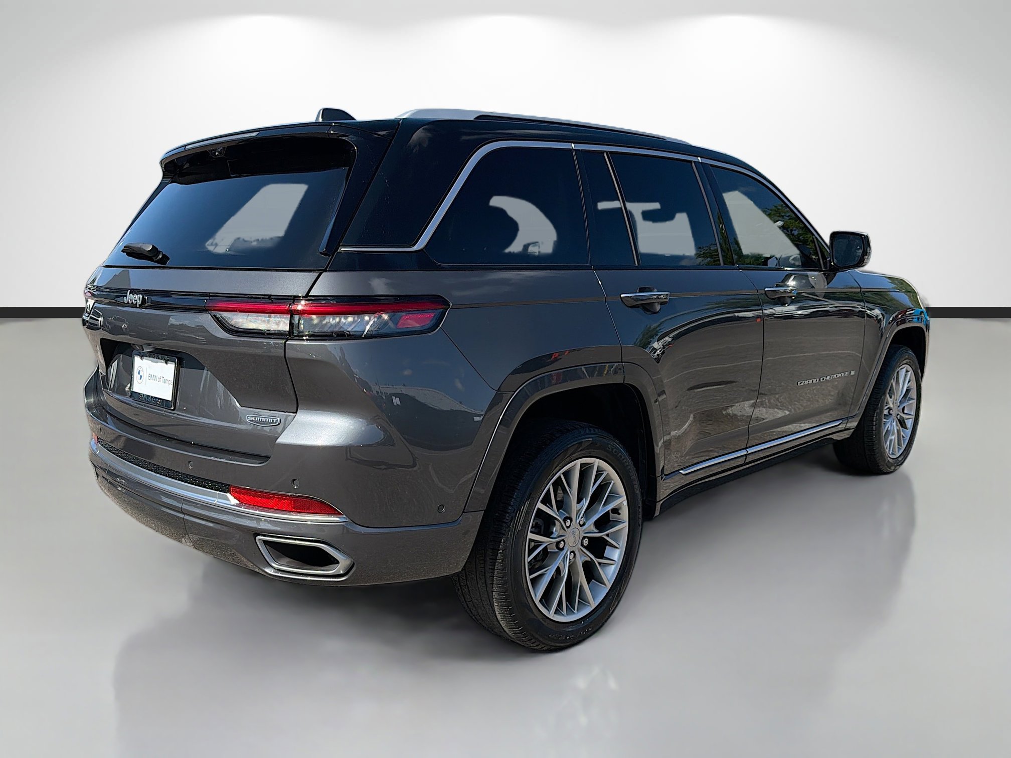 Used 2022 Jeep Grand Cherokee Summit w/ Adv Protech Group IV image 3