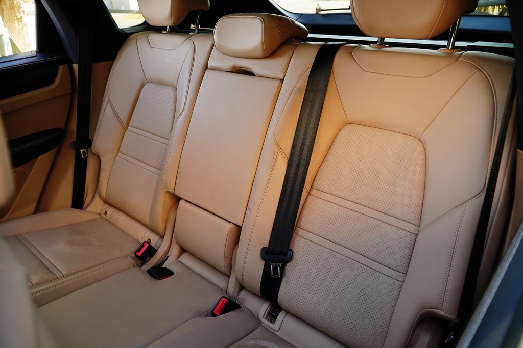 Used 2019 Porsche Cayenne S image 30