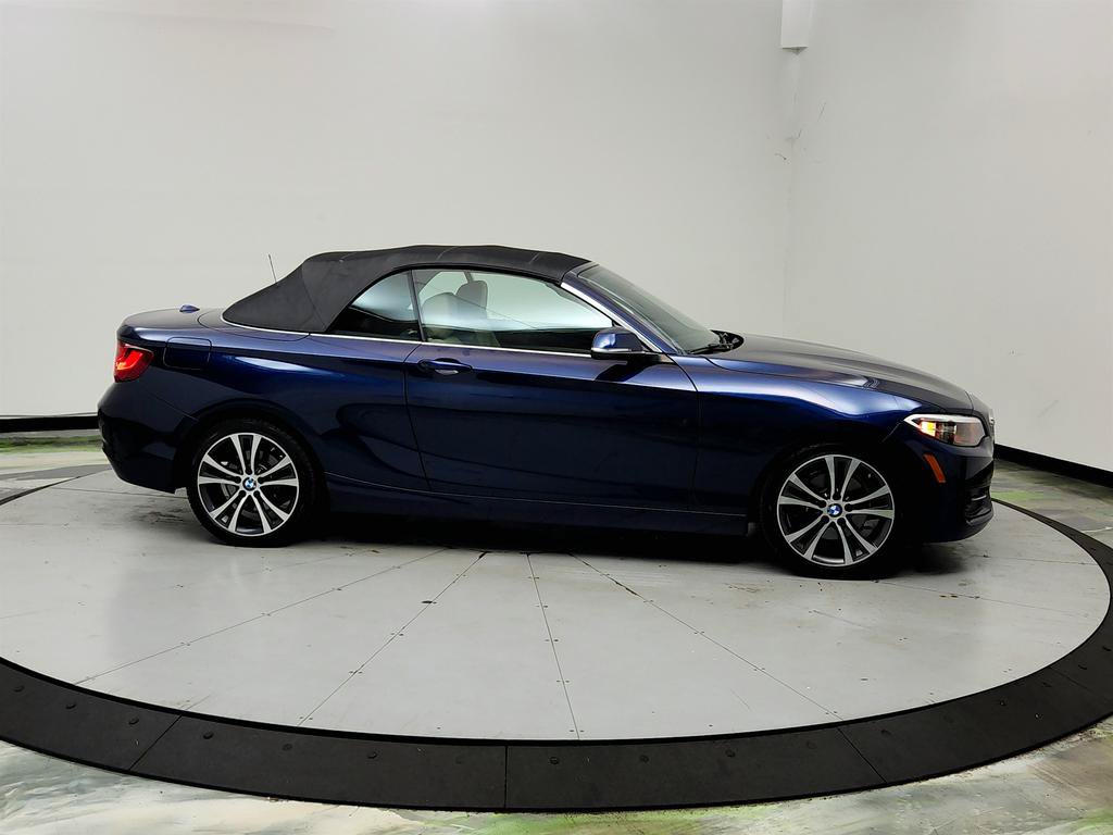 Used 2017 BMW 230i Convertible RWD image 3