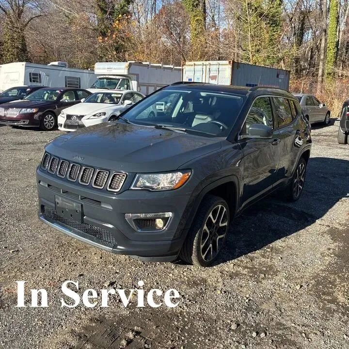 Used 2018 Jeep Compass Limited w/ Navigation Group AWD/4WD image 1