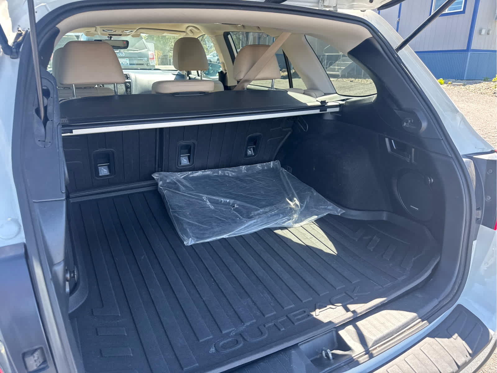 Used 2018 Subaru Outback 2.5i Limited AWD/4WD image 9