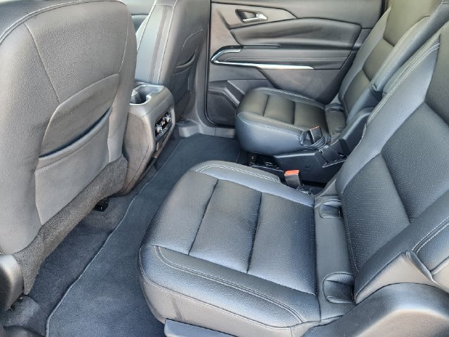 Used 2025 Chevrolet Traverse LT w/ Driver Confidence Package FWD image 30