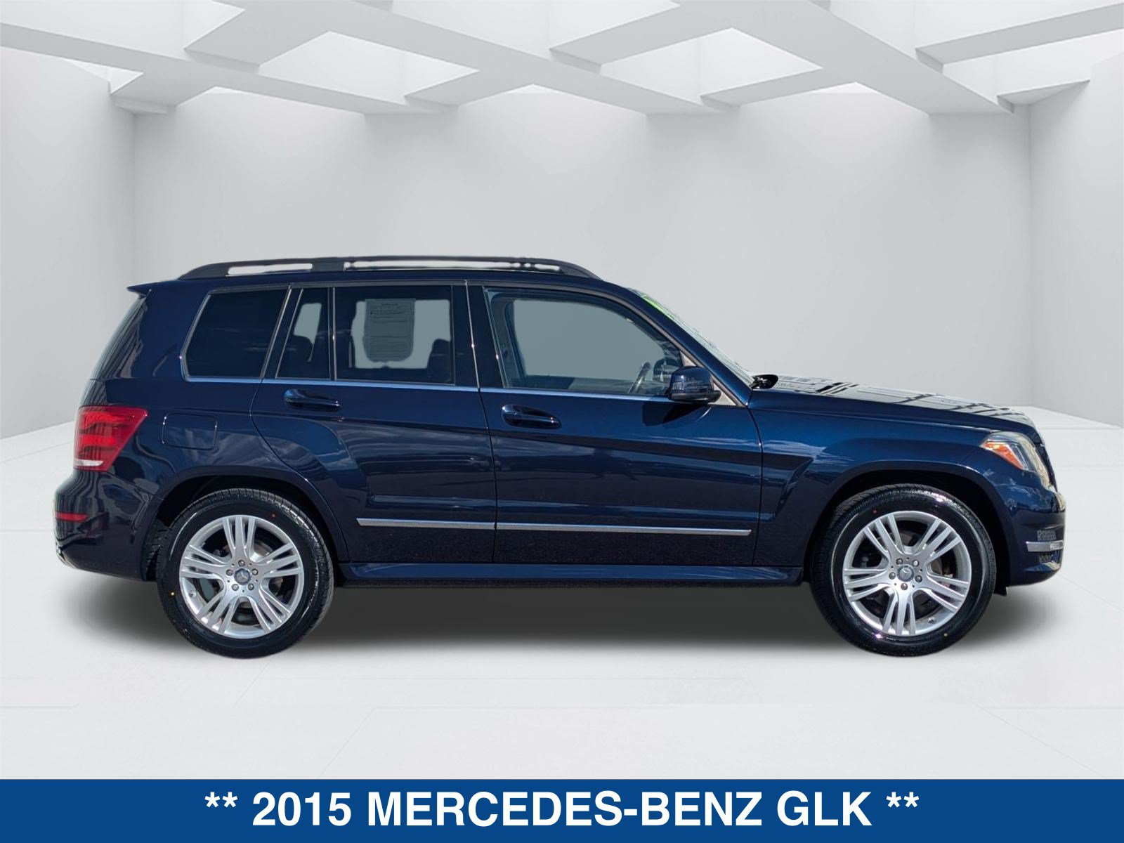 Used 2015 Mercedes-Benz GLK 350 2WD image 4