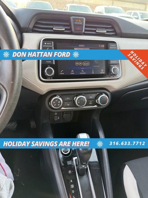 Used 2021 Nissan Versa SV image 2